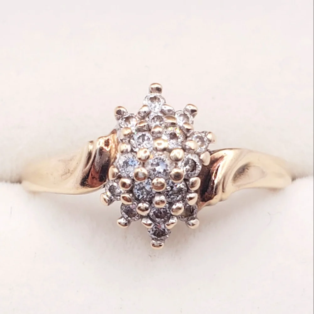 10k Solid Yellow Gold Cluster Ring - Picture 1 of 2